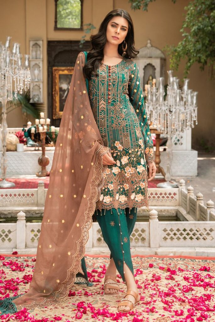 Shop Pakistani Suits in the UK That Blend Culture and Class