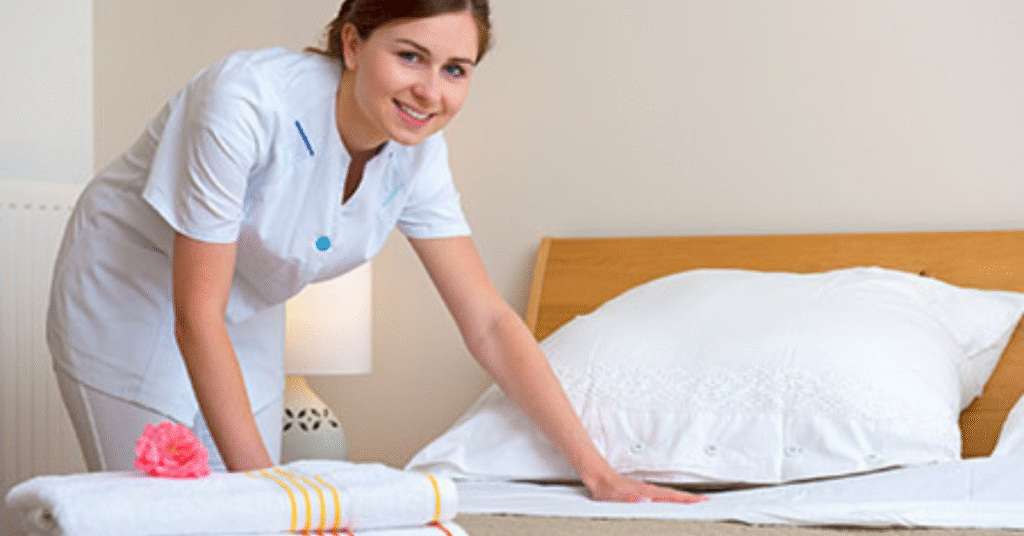 Can mentorship programs help hotels train staff on the importance of linen for temperature?